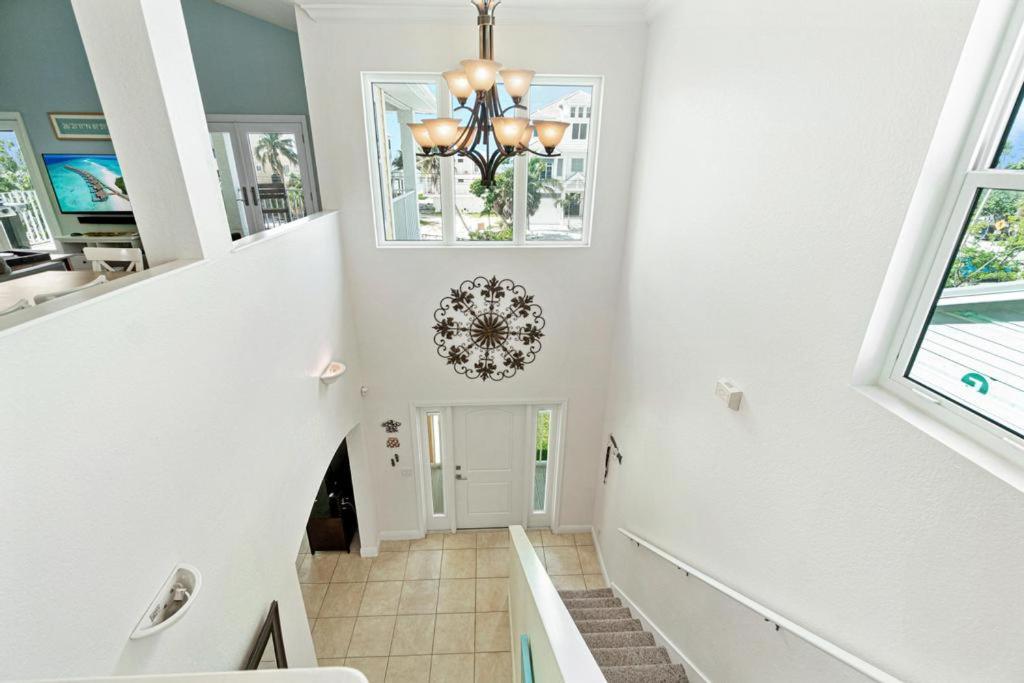 Family Beach House, 4 Bedroom, 3 Bath, Sleeps 14 Бонита-Спрингс Экстерьер фото